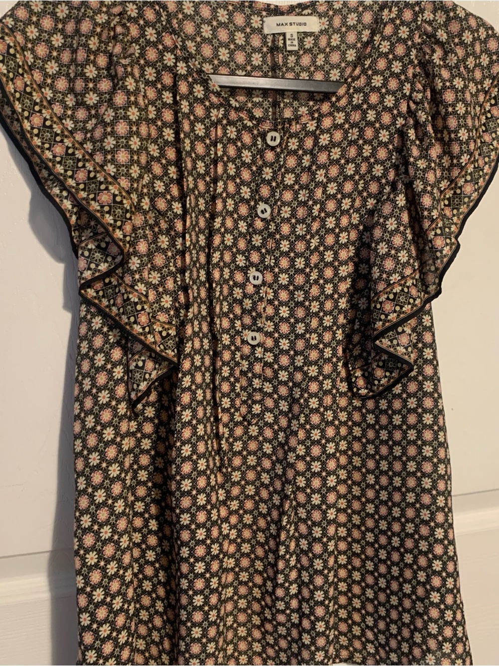 Max Studio Black Floral Ruffle-Sleeve Button-Up Blouse